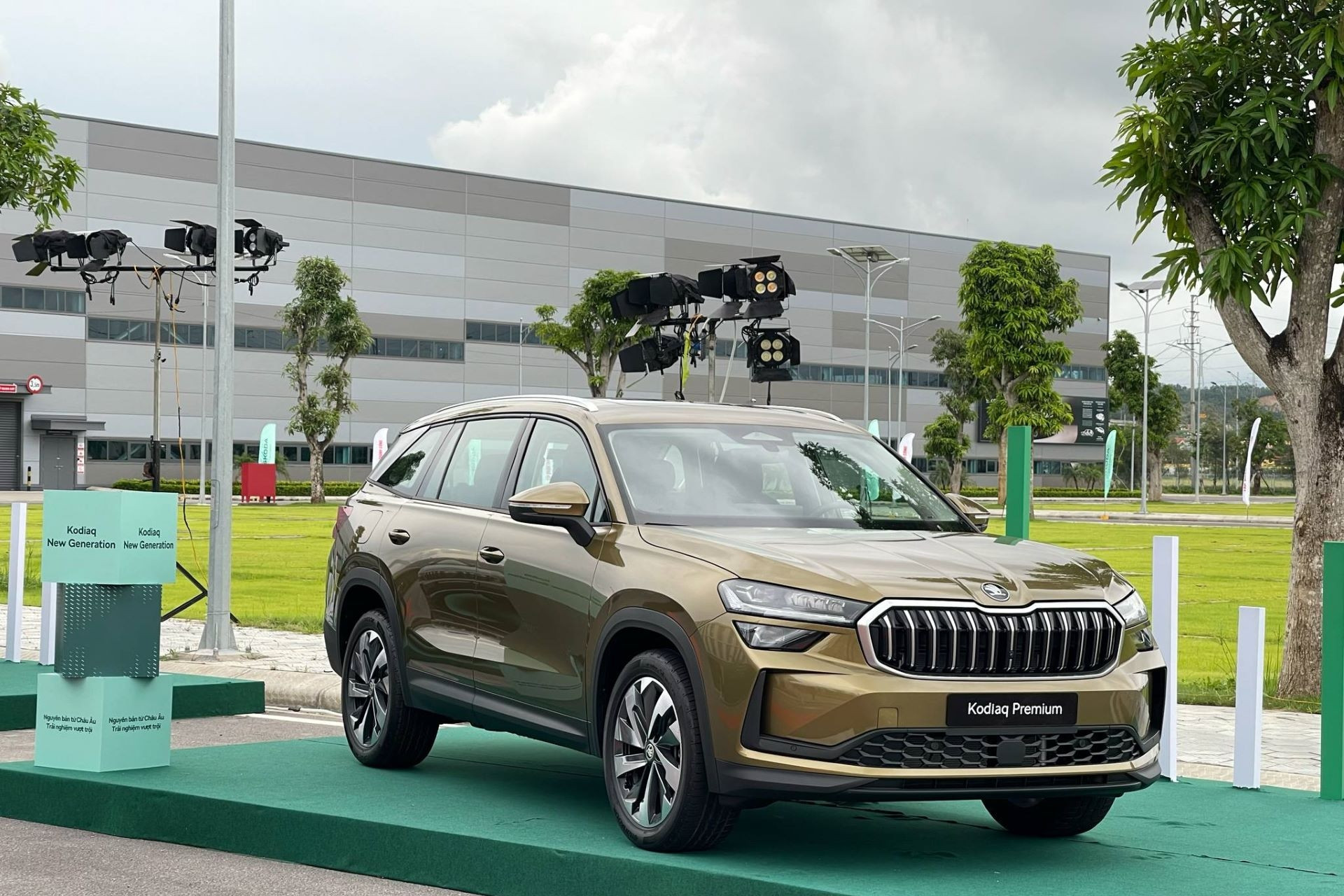 Cheap European cars in Vietnam: opportunity or challenge?