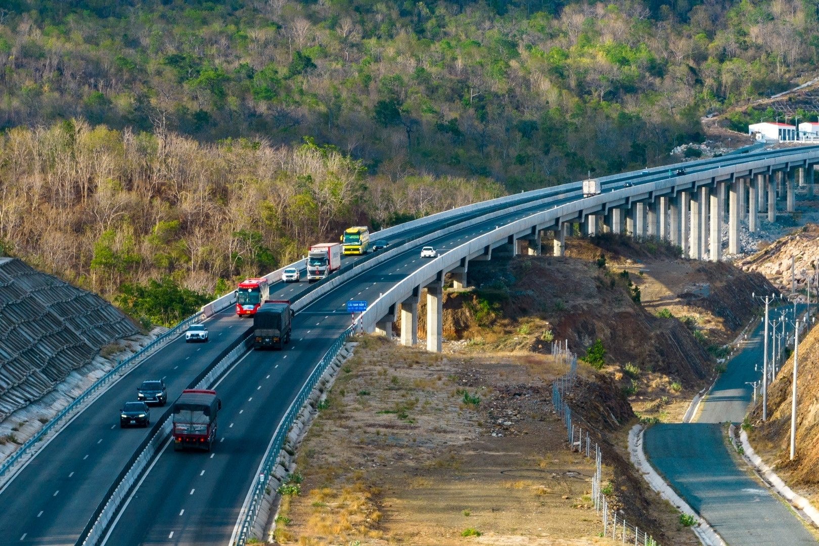 Massive development investment to fuel robust economic growth: MOF official