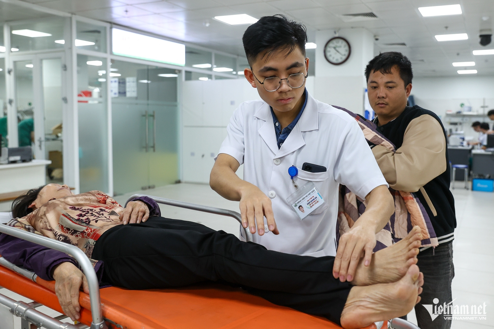 MOH responds to citizen proposals on higher incomes for medical staff