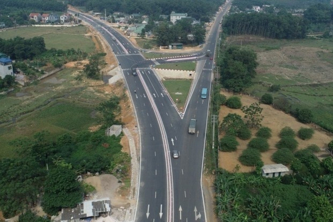 Two-lane expressways: recurring traffic accidents spark concern about safety