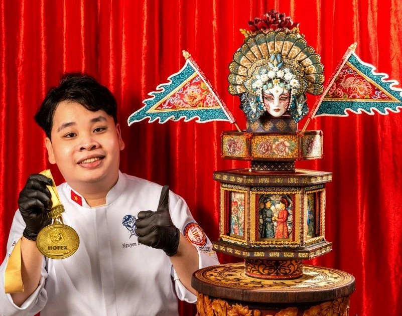 Vietnamese cake artist takes traditional culture to international stage