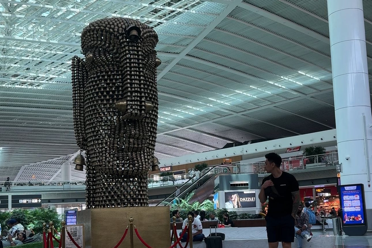 Vietnamese-German man reunites with biological father after 15 years