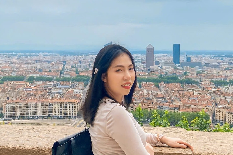 Woman earns doctorate at 27, cites influence of parents who both have Phd’s