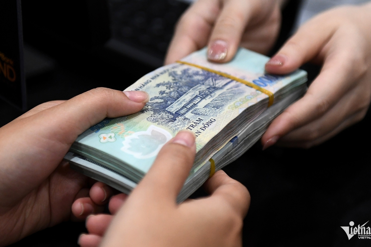 Family-circumstance deduction on PIT should be VND17-18 million: experts