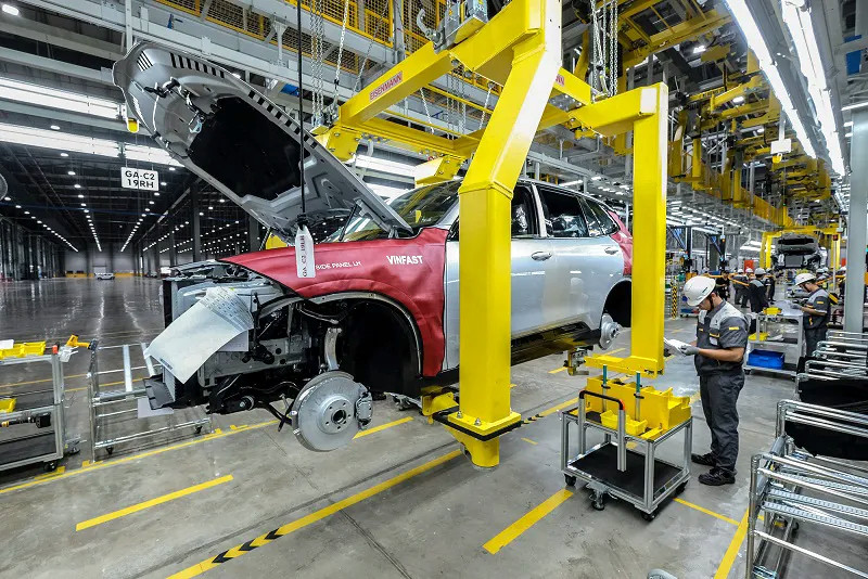 inside vinfast manufacturing plant pham hung 1753431335.webp