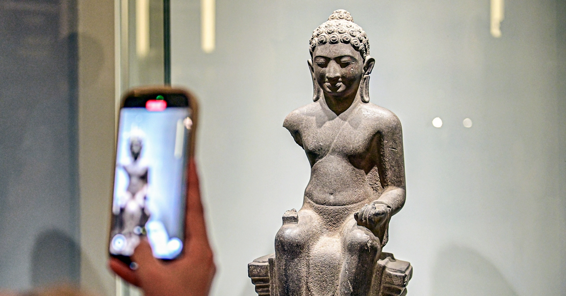 Ancient Buddha statues, national treasures showcased in Ho Chi Minh City