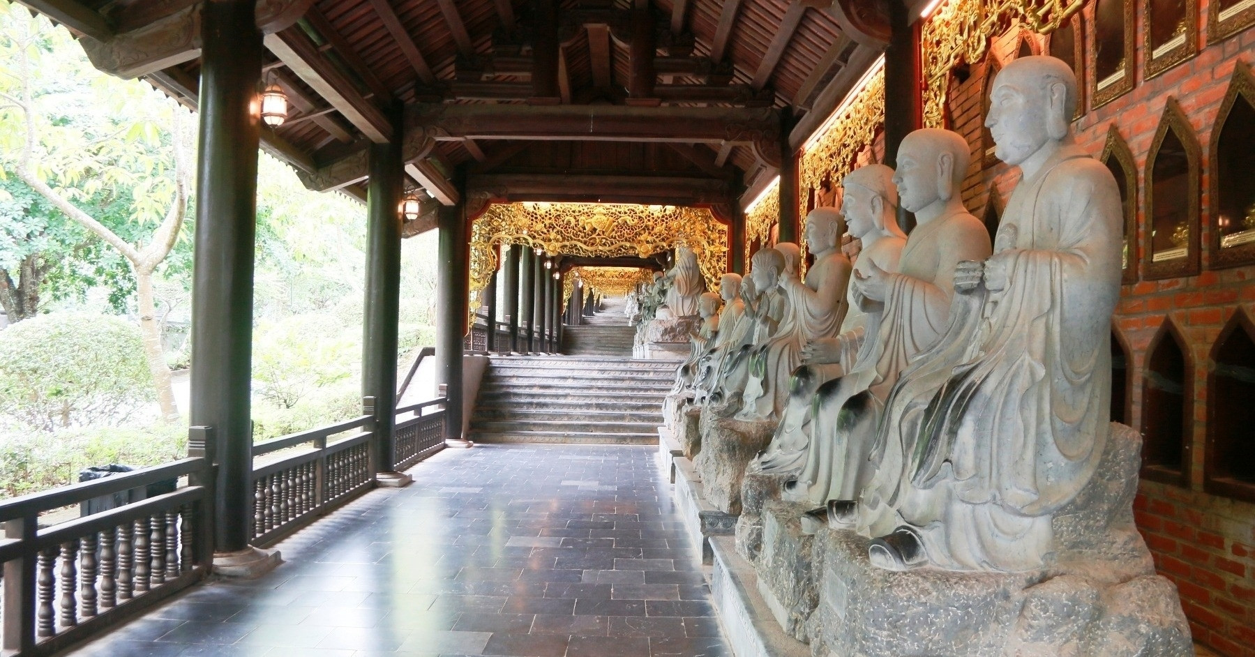 Asia’s longest Arhat corridor carved from 2,500 tons of stone