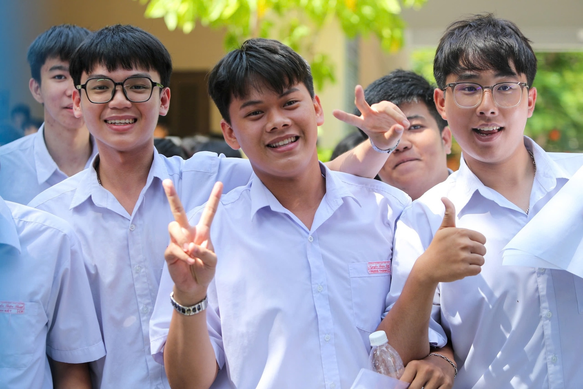 High school final exam scores of 5 to 7 are expected, teachers predict