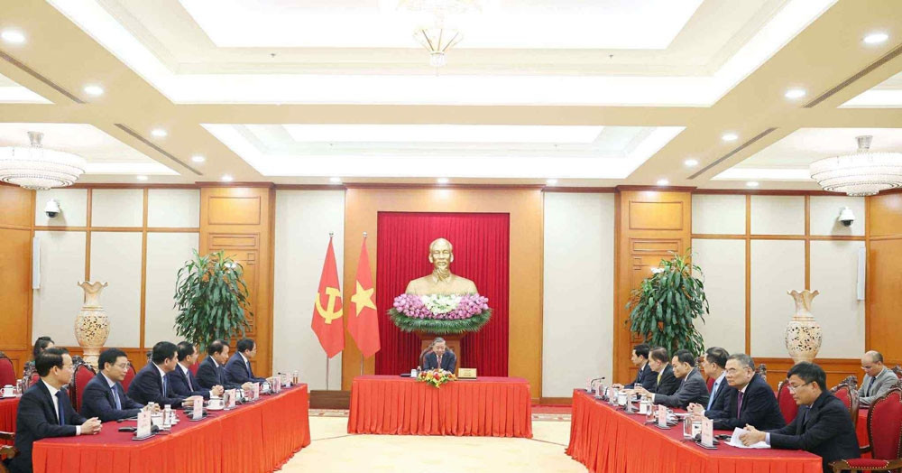 Vietnam stocks climb on US tariff cut news