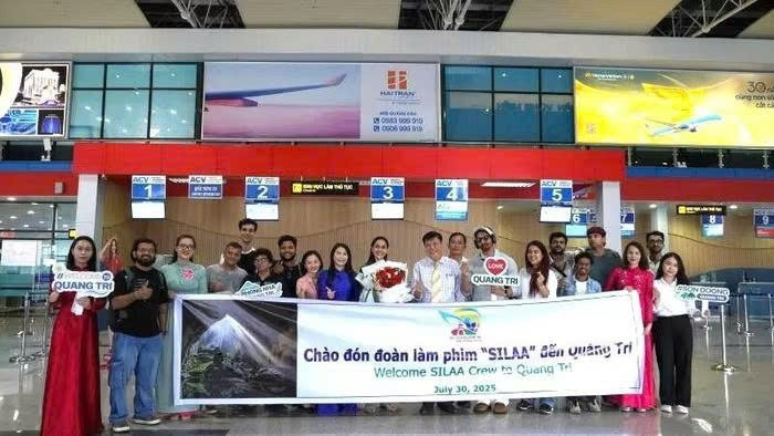 bollywood film crew begins shoot in vietnam s son doong cave picture 1