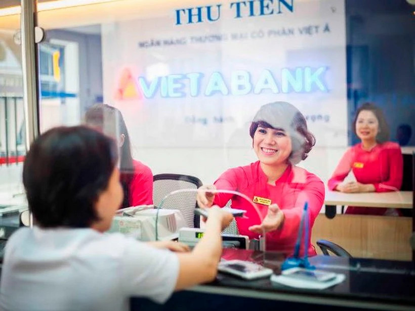 Many banks accelerate plans to list shares on HoSE