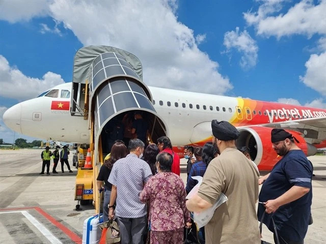 Ministry of Construction responds to proposal to reduce airfares