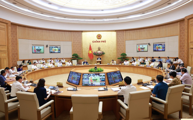 vna-potal-thu-tuong-chu-tri-phien-hop-chinh-phu-thuong-ky-thang-6-va-hoi-nghi-truc-tuyen-chinh-phu-voi-cac-dia-phuong-8129254.jpg