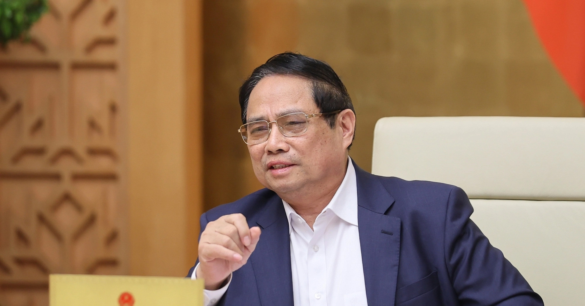 Vietnam PM demands end to credit quotas in push for market reforms