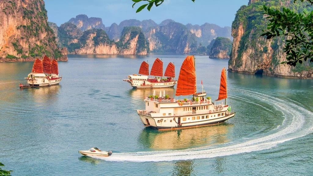 Australian photojournalist captures chanting journey throughout Vietnam