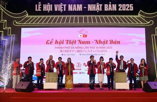 Festival strengthens ties between Da Nang, Japanese localities
