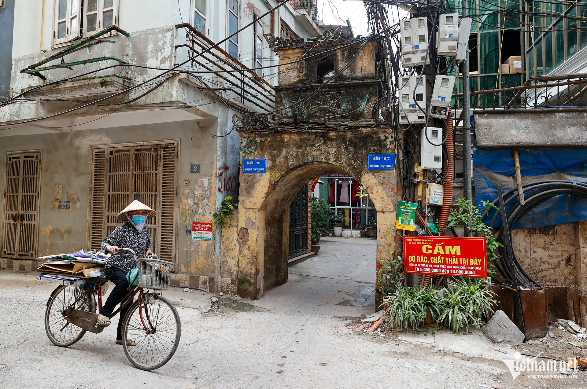 vietnam pagoda.jpg