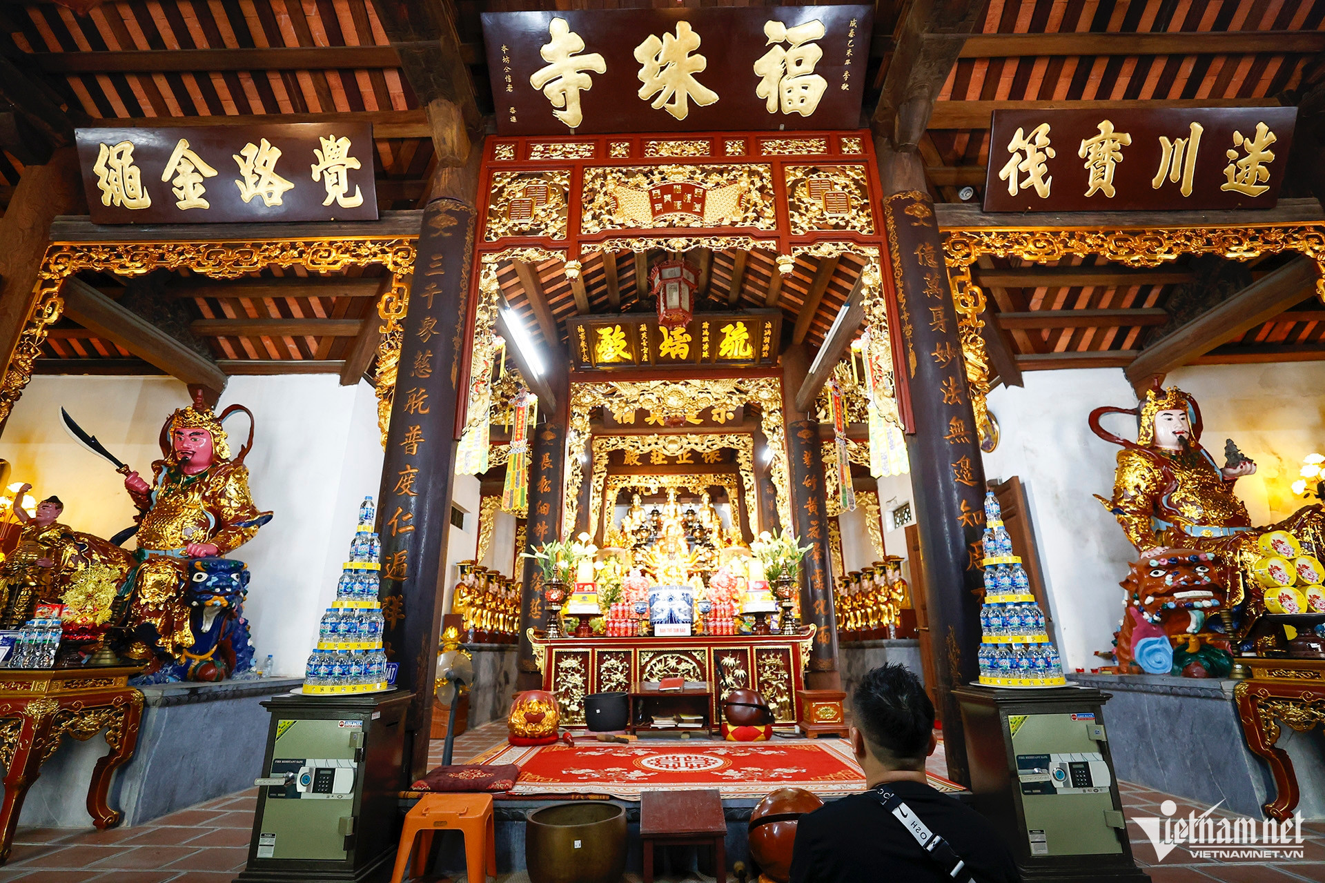 vietnam pagoda1.jpg