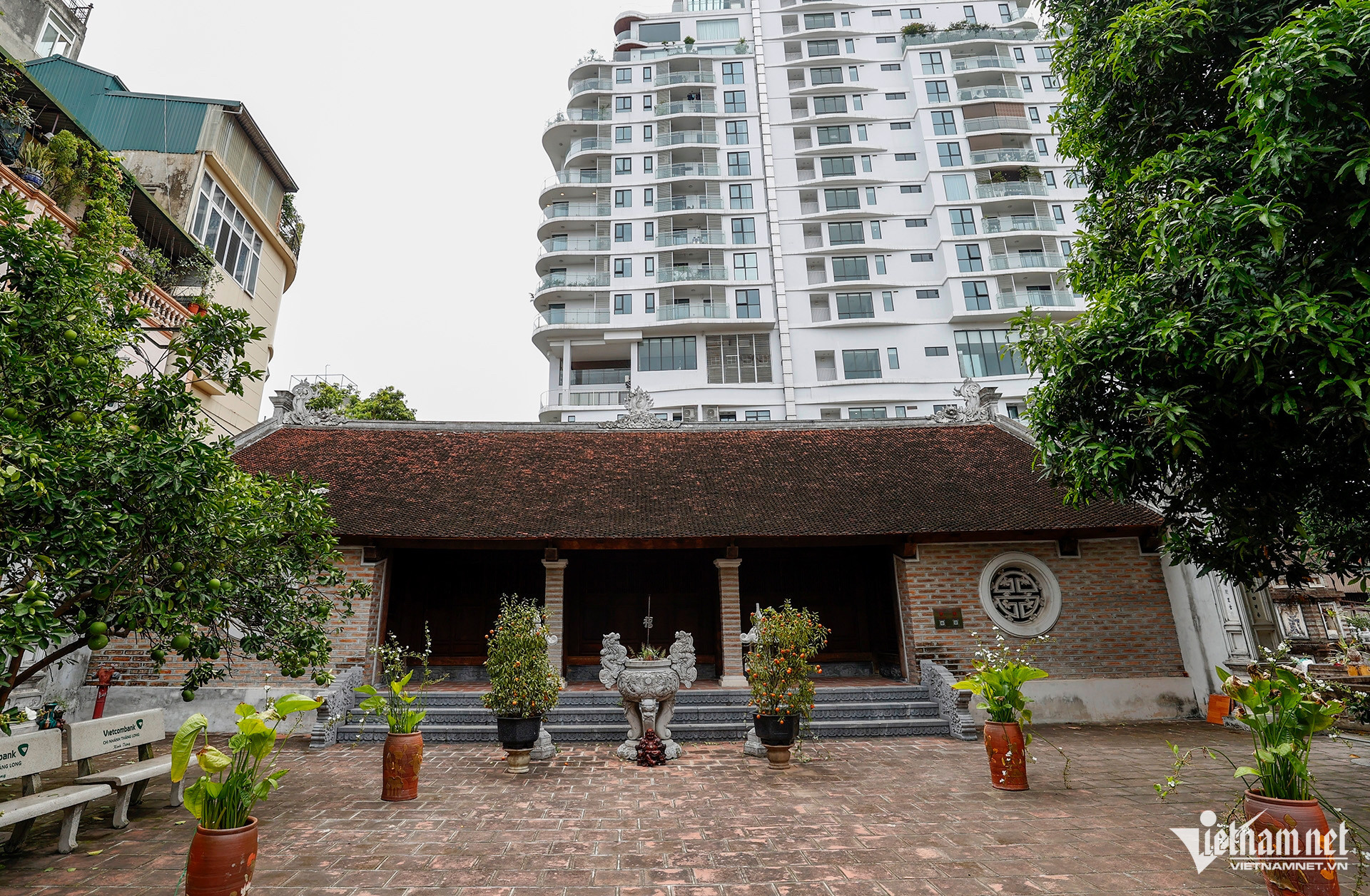 vietnam pagoda11.jpg