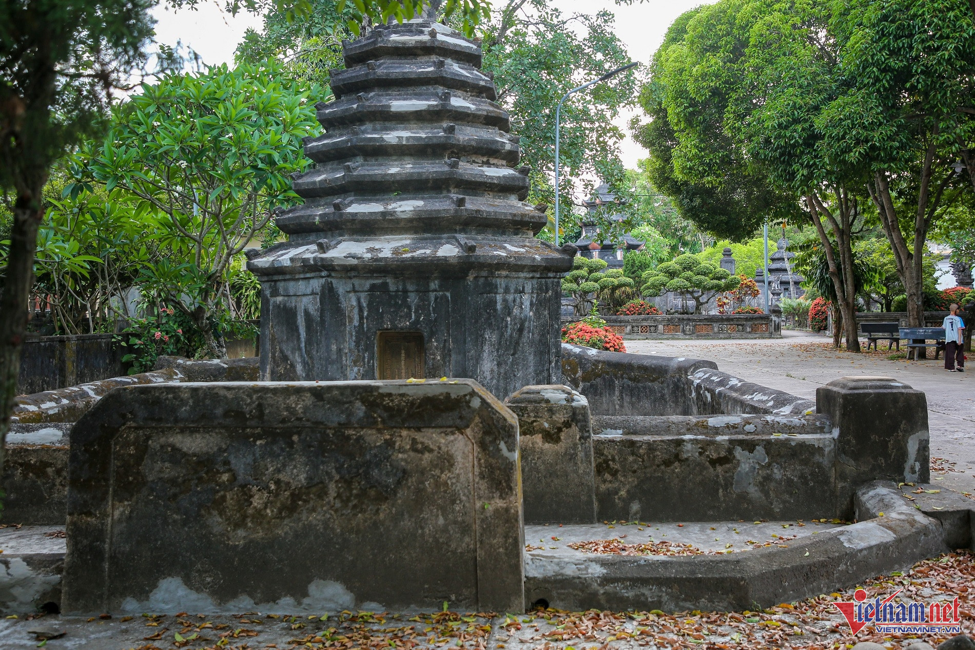 vietnam pagoda15.jpg