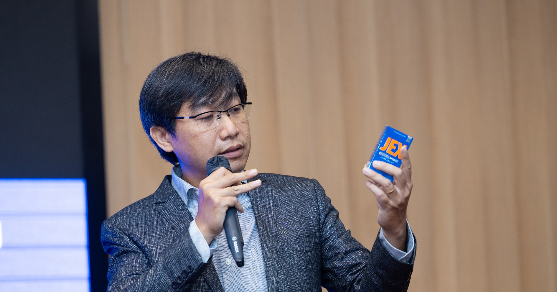Vietnam eyes national system to trace origins of fake products