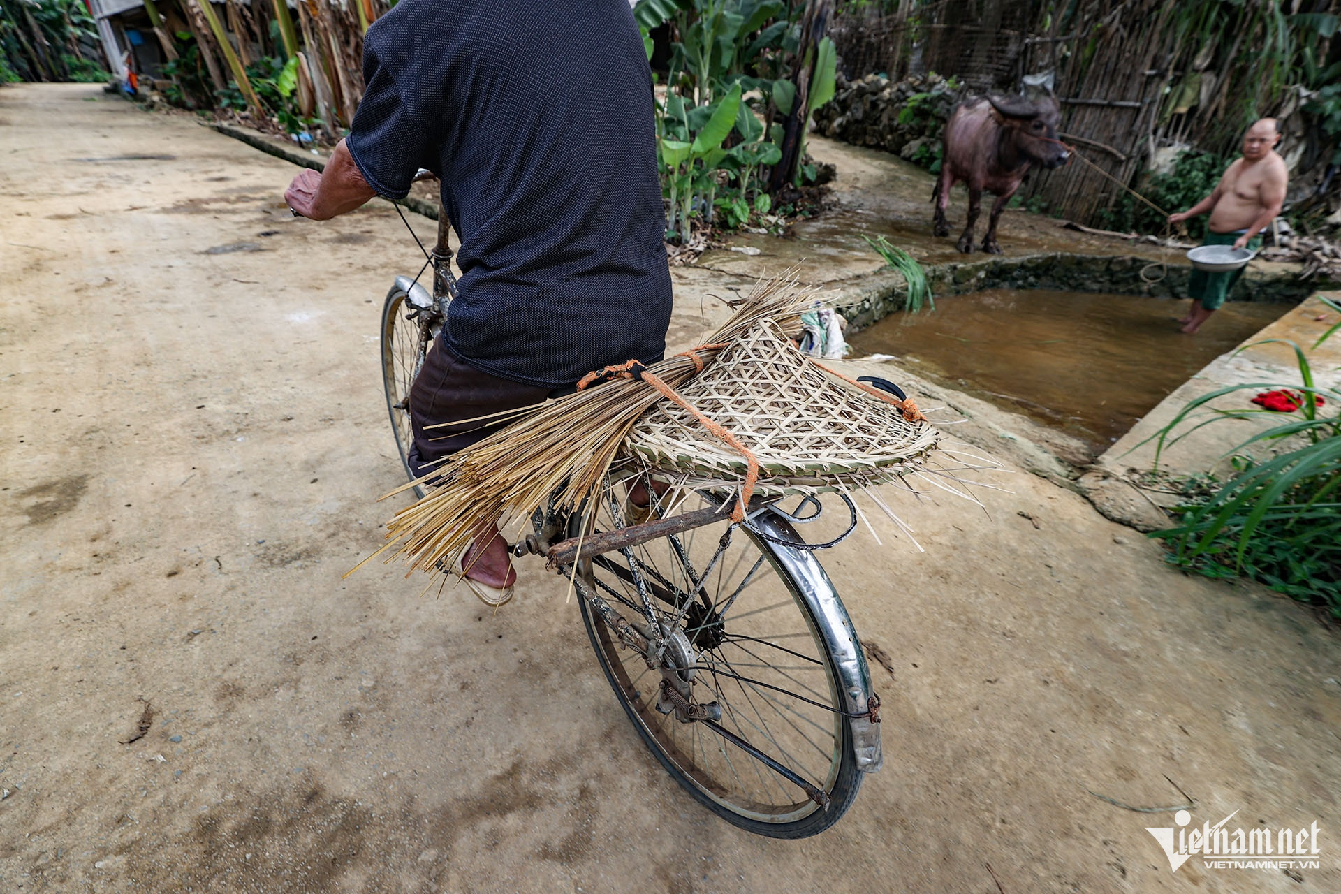 W-Nón lá chúp xà 8.jpg