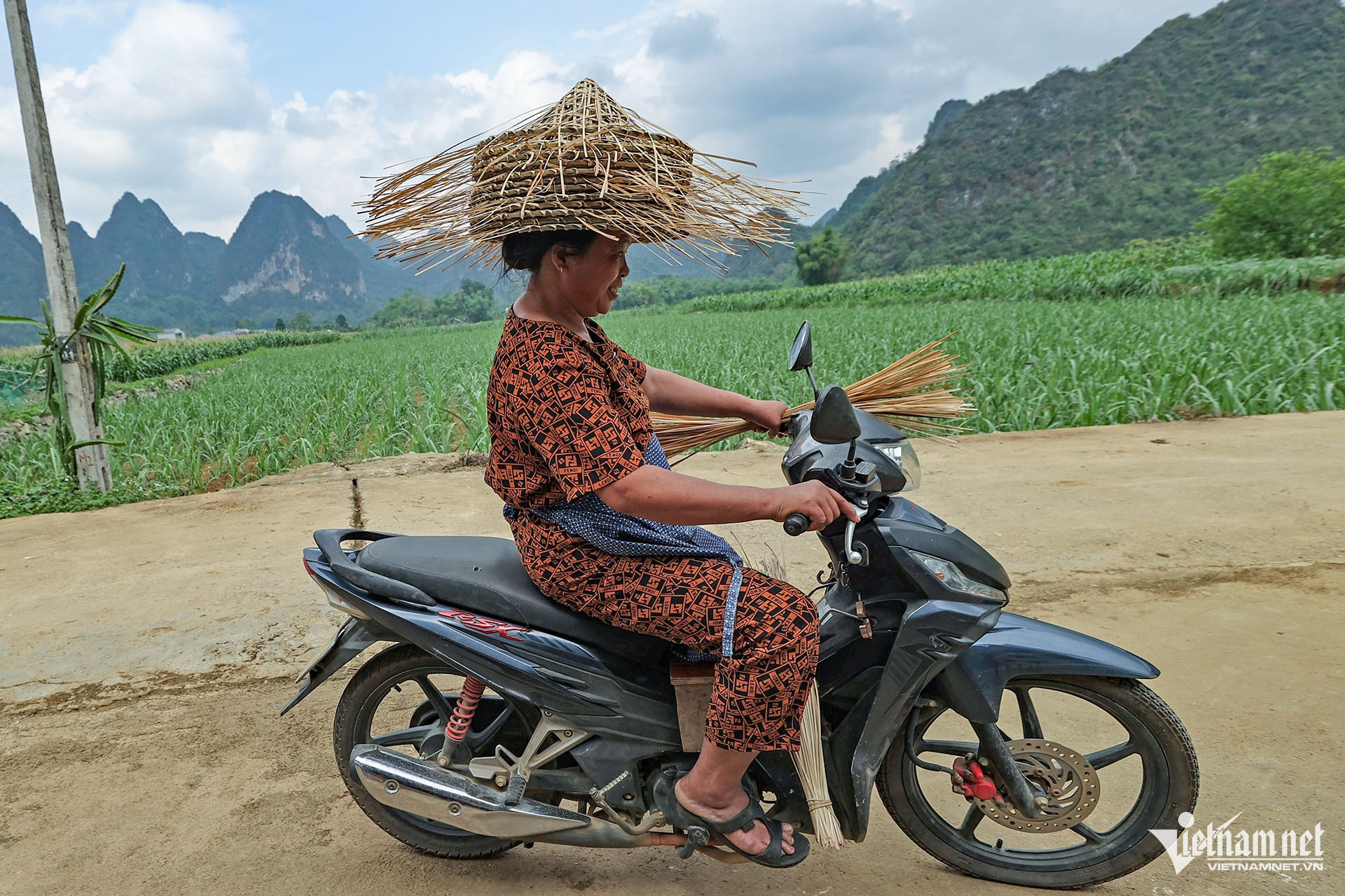 W-Nón lá chúp xà 7.jpg