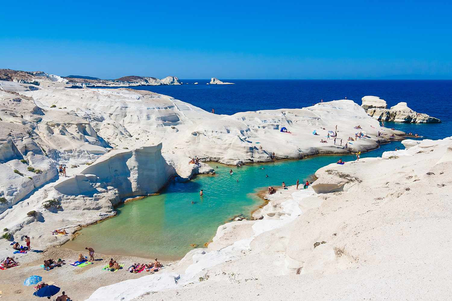 Sarakiniko beach greece 1 080825 57ef18f7f9e241f19404601d3d2c8b97.jpg