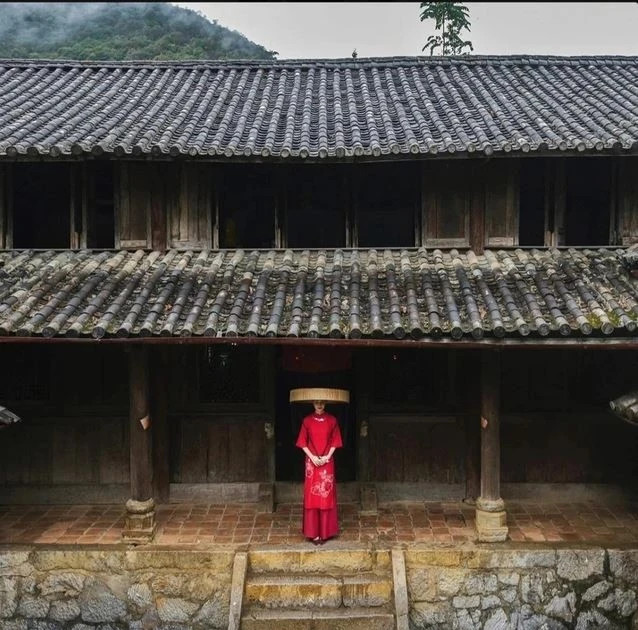 Young Vietnamese embrace heritage with modern twist