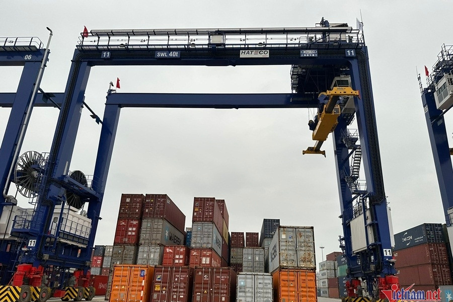 Green logistics: Vietnam's shipping sector at a crossroads