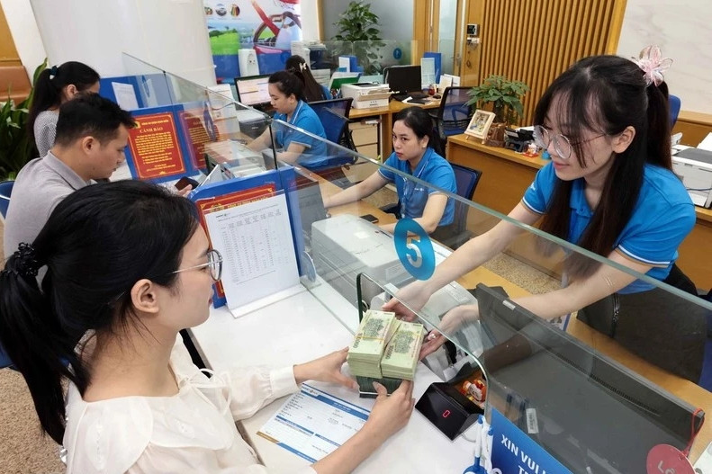 Banks accelerate lending as real estate, stock markets attract capital