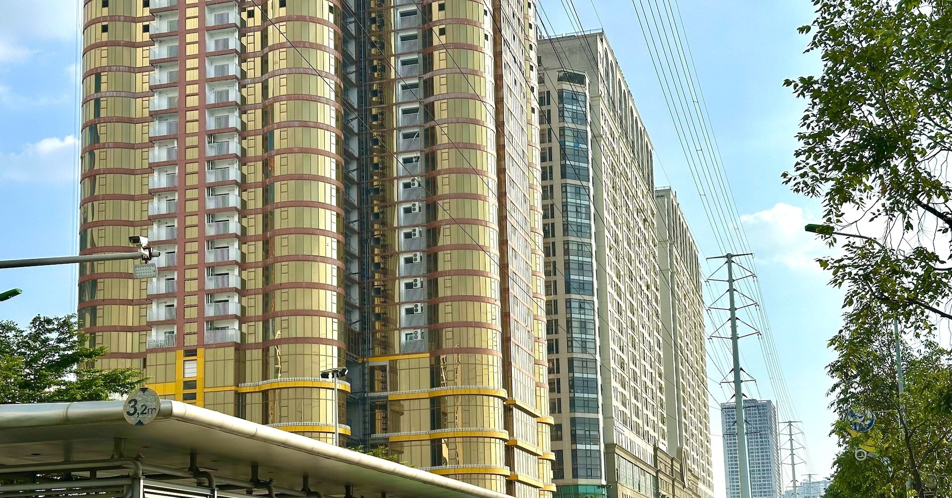 Hanoi apartment prices push past USD 3,000/m², leaving buyers behind