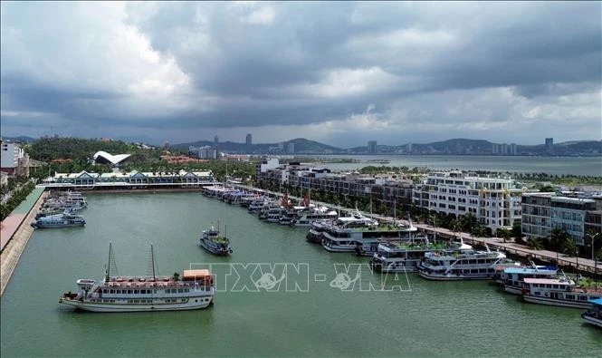 Quang Ninh takes strong action to ensure safety of tourists on Ha Long Bay