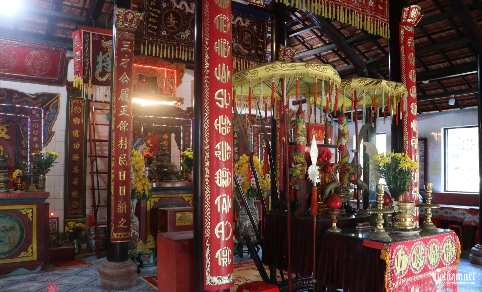 vietnam temple.jpg4.jpg