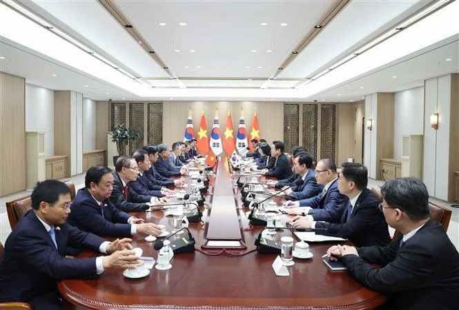 Vietnamese Party General Secretary holds talks with Korean President in Seoul