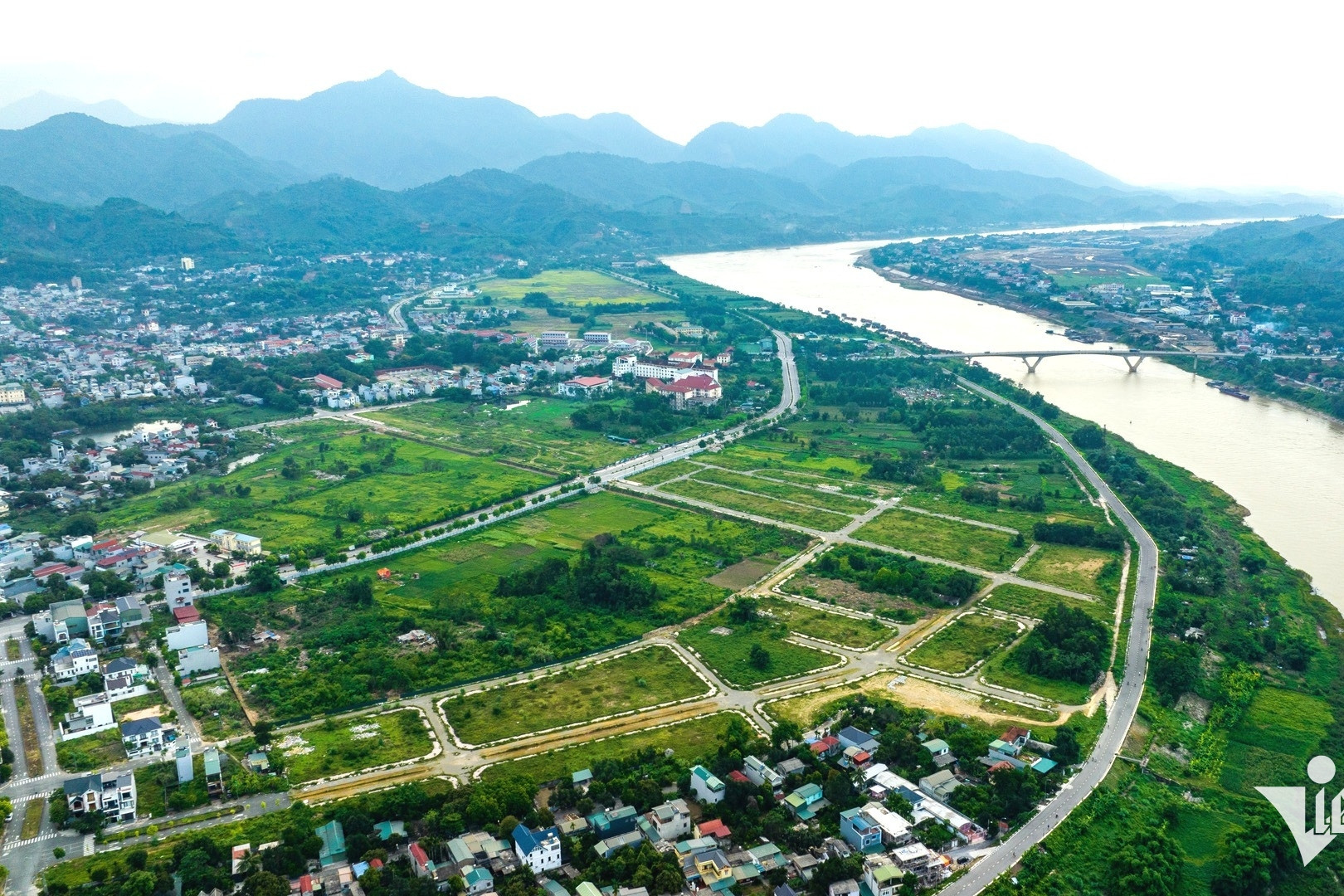 Amending Land Law requires balancing public capacity and budget collection