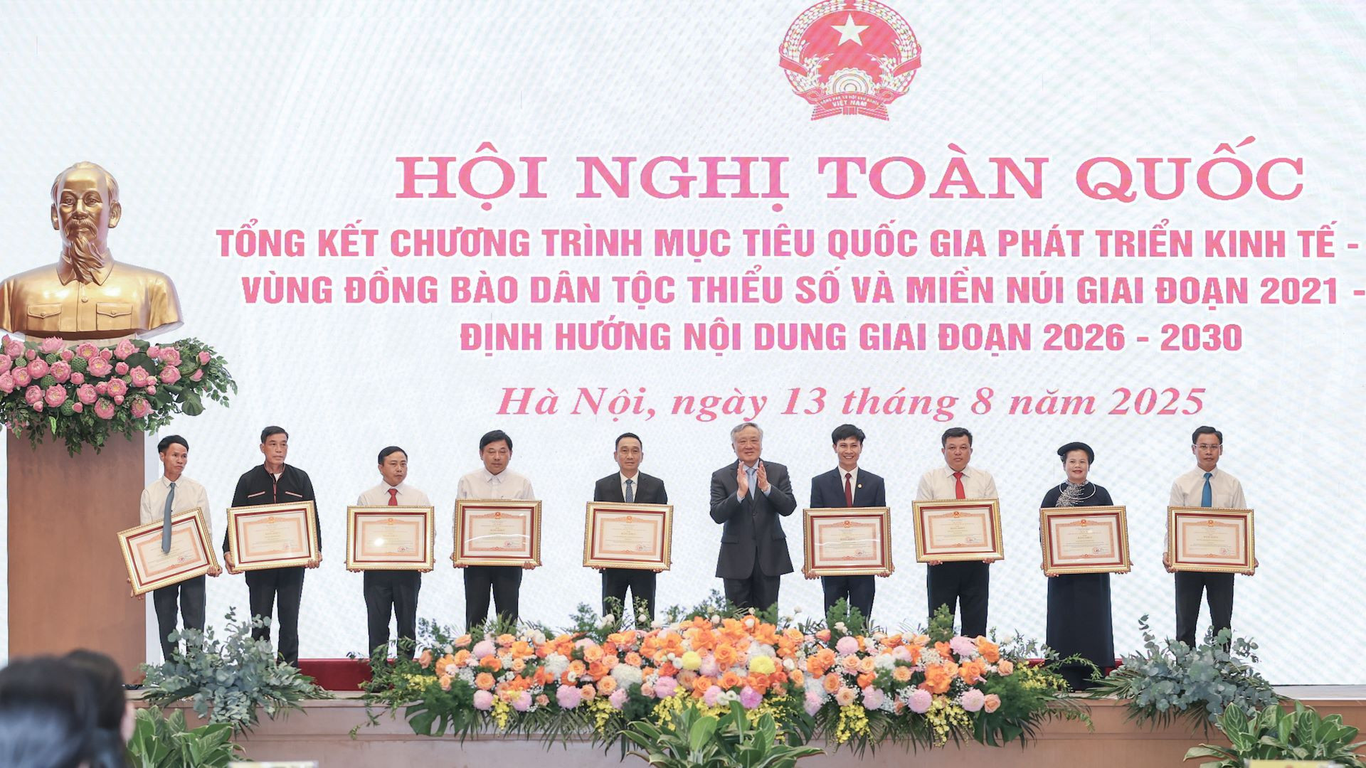 hoi nghi 1.jpg
