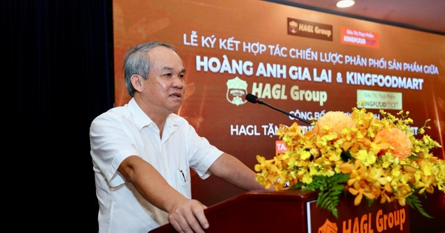 Father-son share swap at HAGL as Bau Duc sells, son buys in