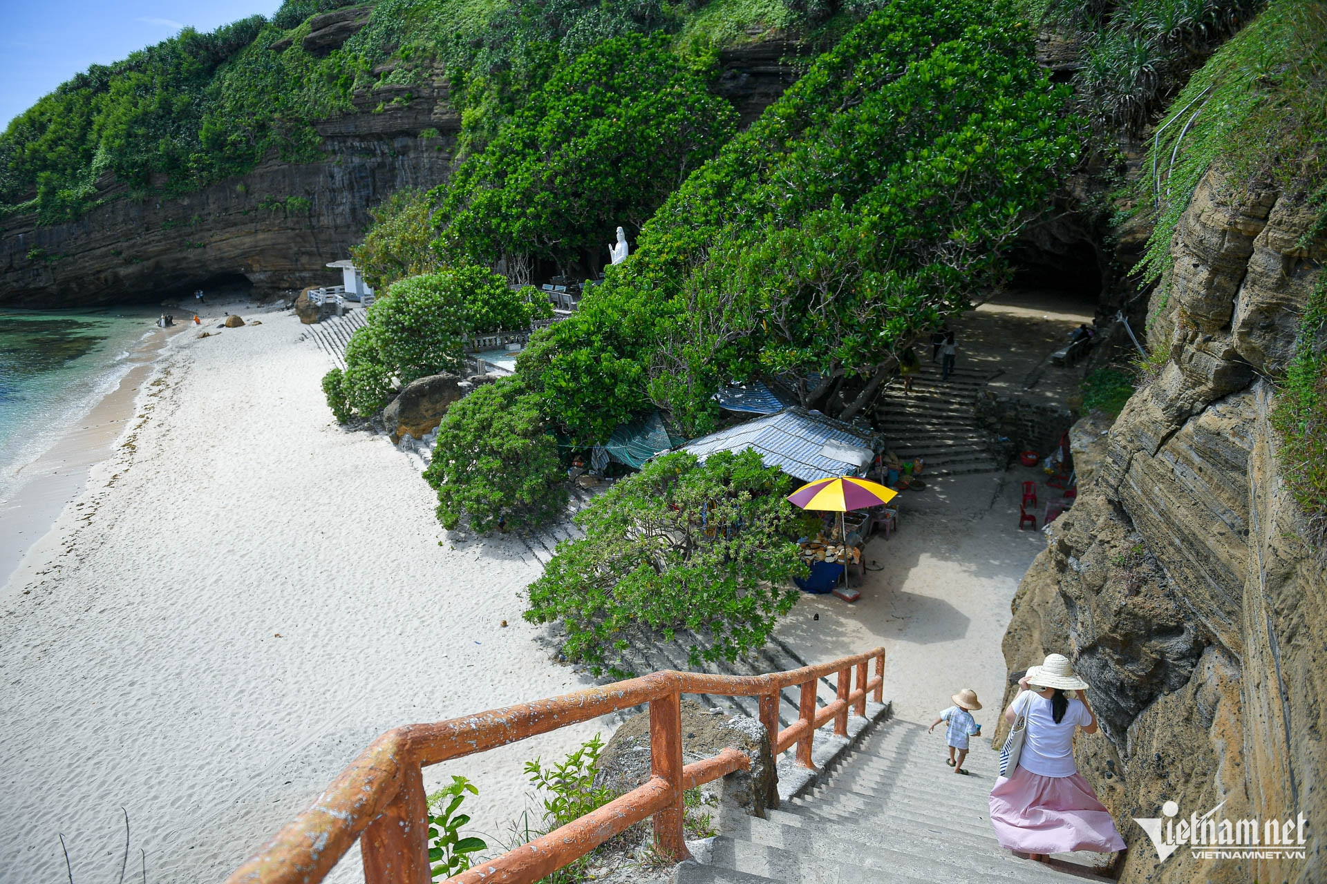 W-chùa hang lý sơn.jpg