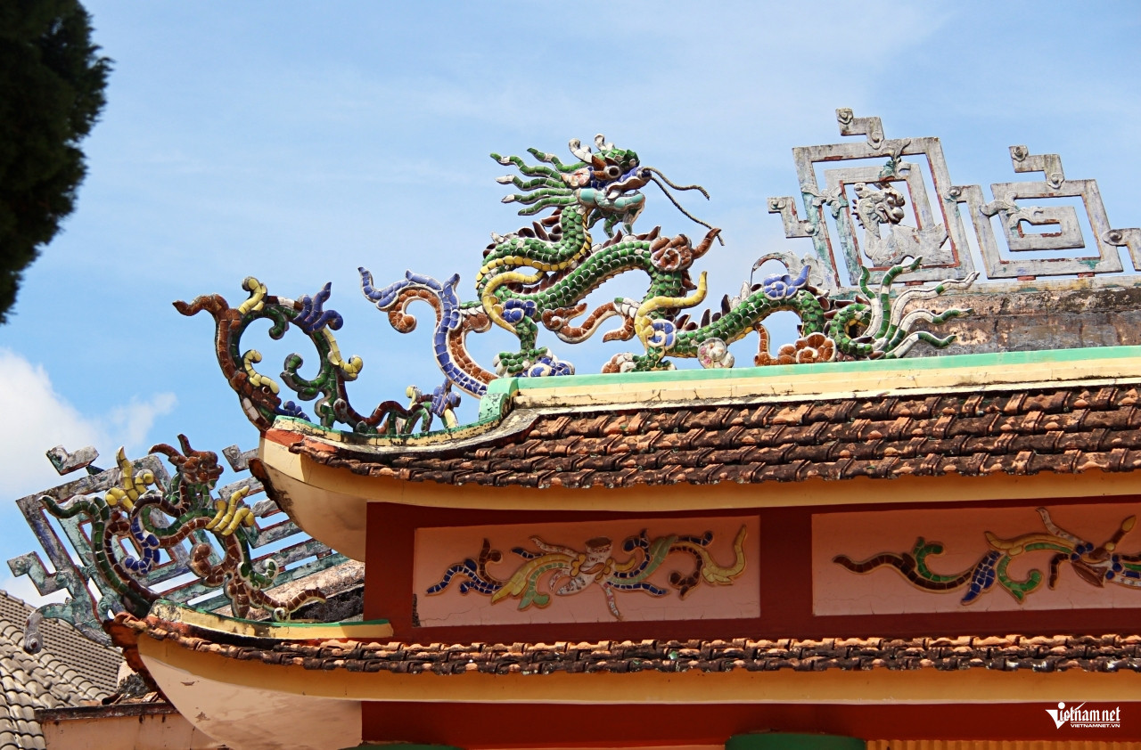 ancient temple vn1.jpg