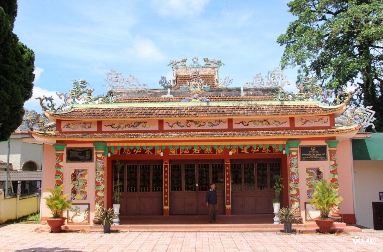 ancient temple vn3.jpg