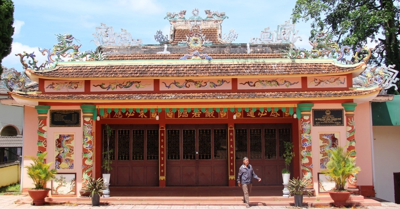 Lam Dong communal house guards royal decrees opened yearly