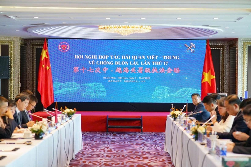 Vietnamese, Chinese customs boost cooperation against smuggling
