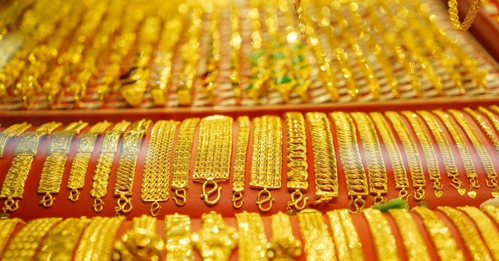 Vietnam’s stock market leads global gains as gold retreats