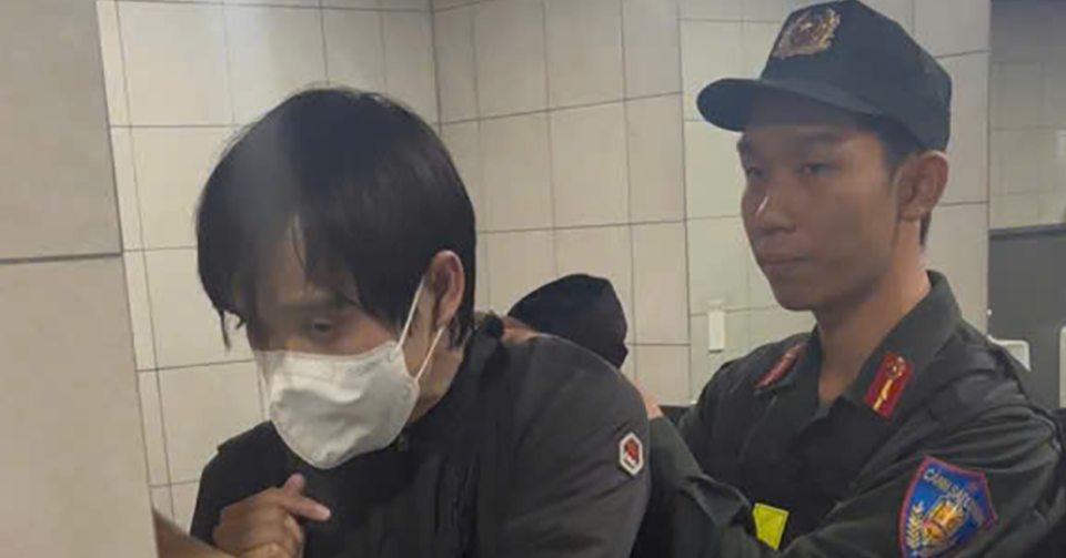 Metro molester caught after victim fights back in Ho Chi Minh City