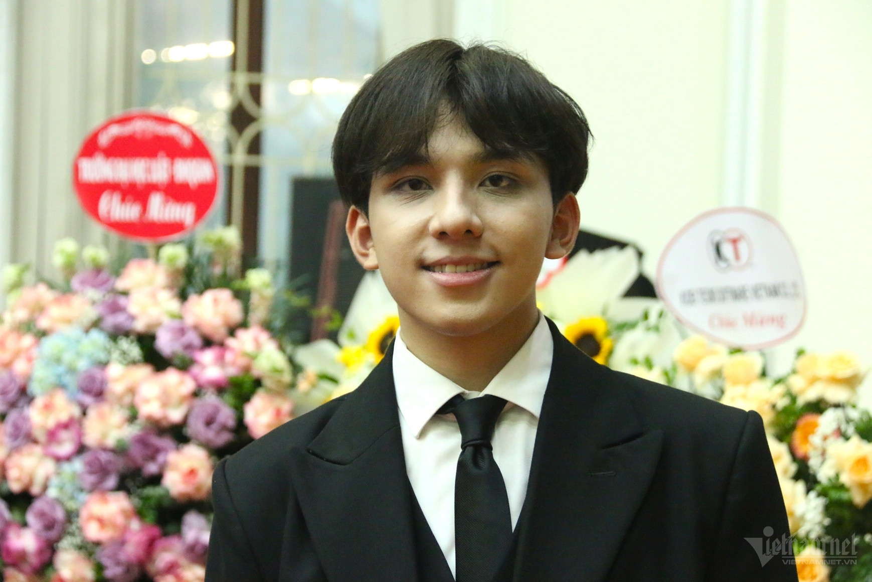 Student graduates as valedictorian, runner-up in student competition