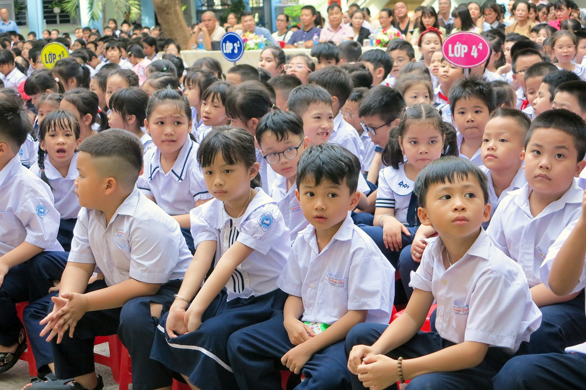 Parents push for standardized school uniforms to cut costs