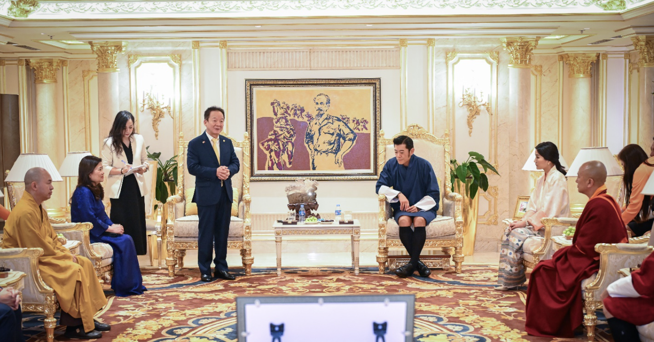 Bhutan King and Queen visit Vietnam’s T&T Group to explore cooperation