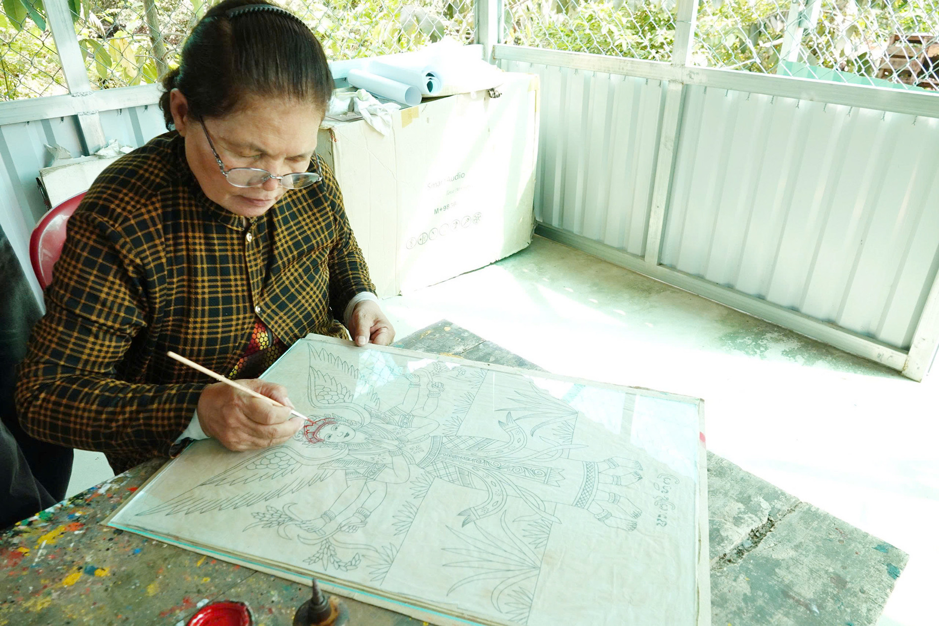 Vẽ tranh kiếng.jpg