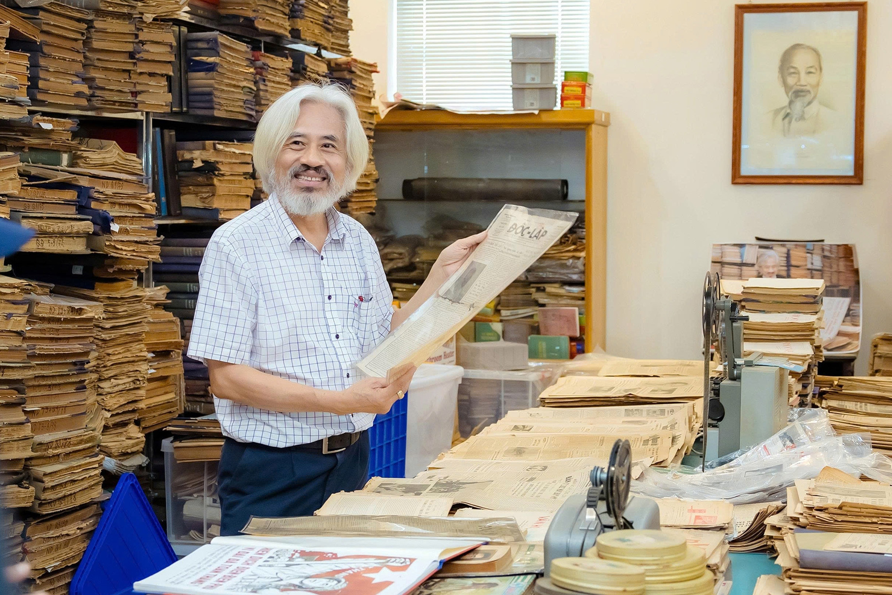 Collector digitizes 23 tons of newspapers reflecting Vietnam’s history
